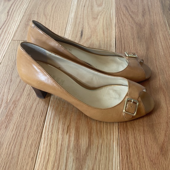 Ralph Lauren cute comfortable and classic - Picture 2 of 4